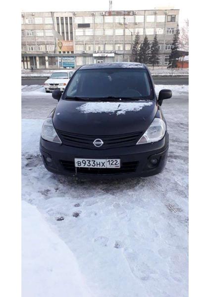 Nissan Tiida 2010, фото 2