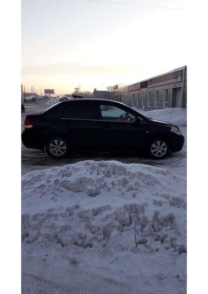 Nissan Tiida 2010, фото 3