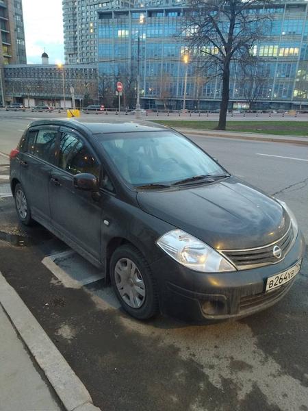 Nissan Tiida 2011, фото 2