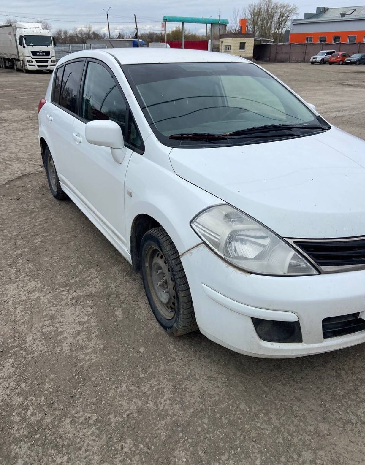 Nissan Tiida