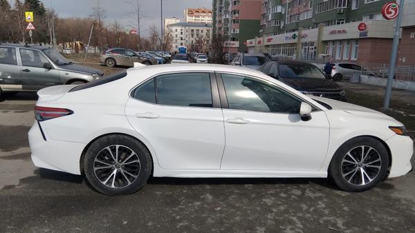 Toyota Camry 2019, фото 2