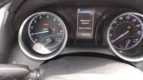 Toyota Camry 2019, фото 5