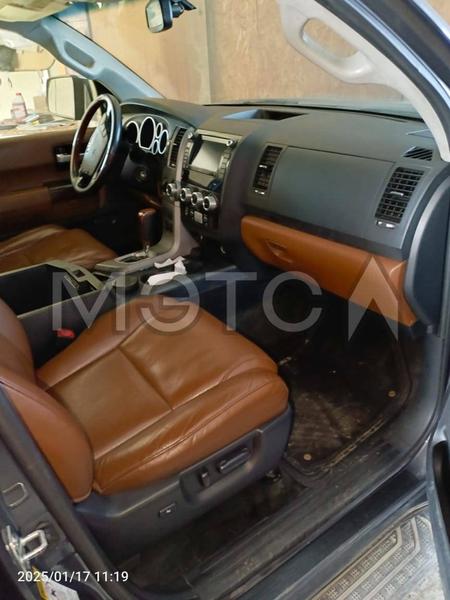 Toyota Sequoia 2012, фото 7
