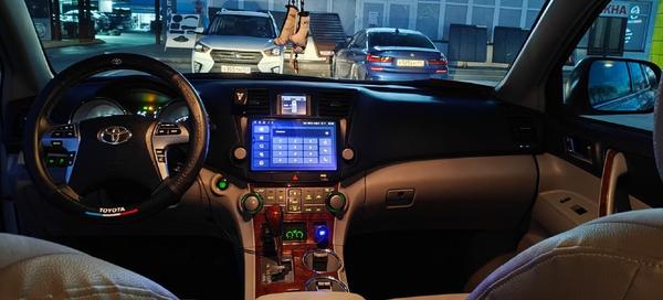 Toyota Highlander 2011, фото 6