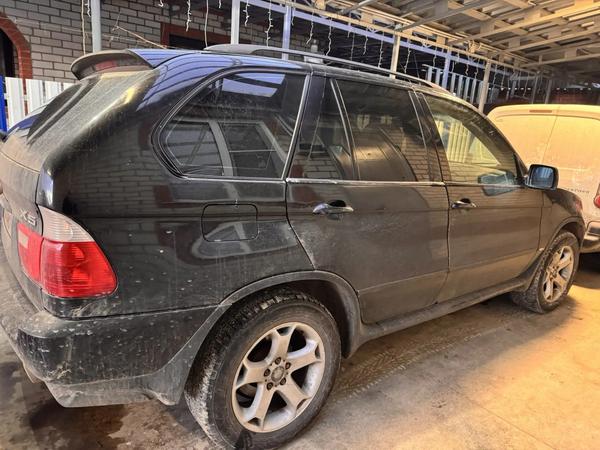 BMW X5 2004, фото 2