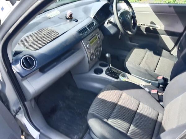 Mazda Demio 2002, фото 6