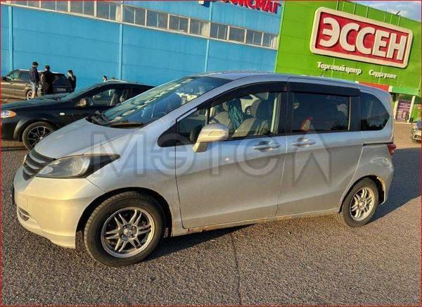 Honda Freed 2010, фото 3