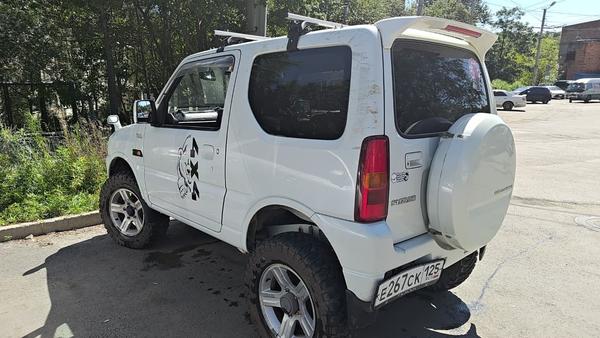 Suzuki Jimny 2008, фото 2