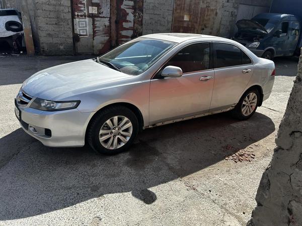 Honda Accord 2006, фото 2
