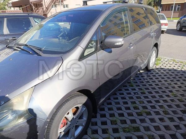 Mitsubishi Grandis 2008, фото 3