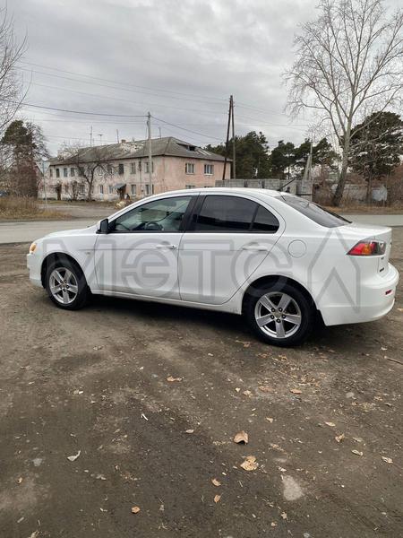 Mitsubishi Lancer 2010, фото 3