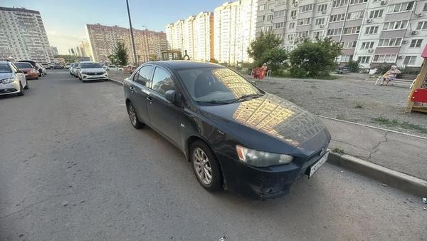 Mitsubishi Lancer 2010, фото 3