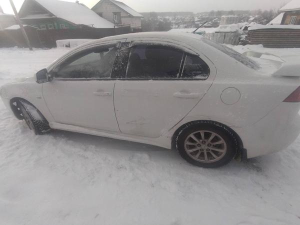 Mitsubishi Lancer 2010, фото 3
