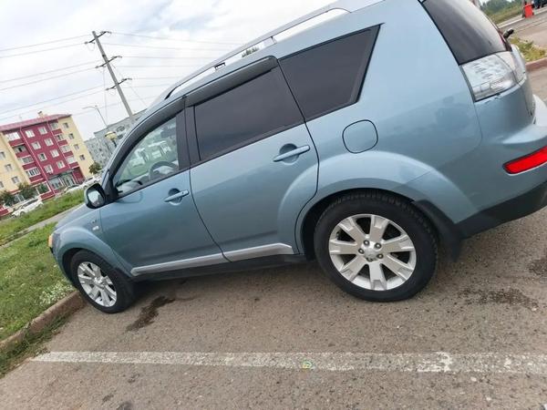 Mitsubishi Outlander 2007, фото 2