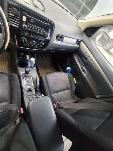 Mitsubishi Outlander 2013, фото 12