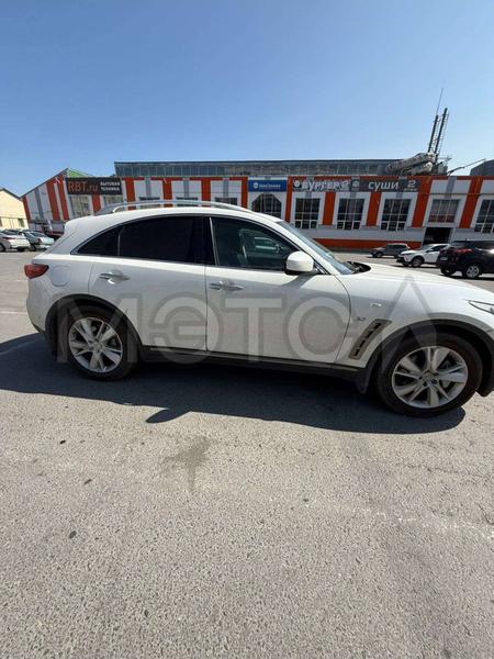 Infiniti QX70 2017, фото 2