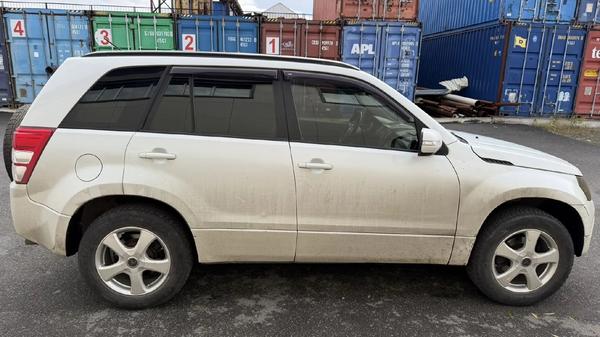 Suzuki Grand Vitara 2011, фото 4