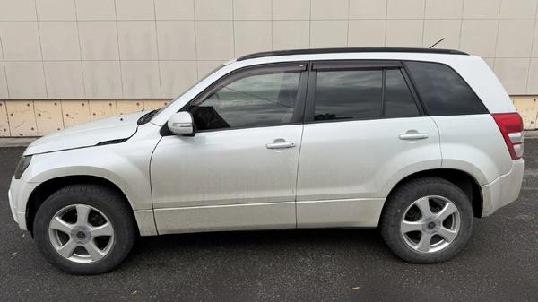 Suzuki Grand Vitara 2011, фото 2