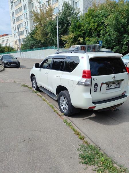 Toyota Land Cruiser Prado 2012, фото 2