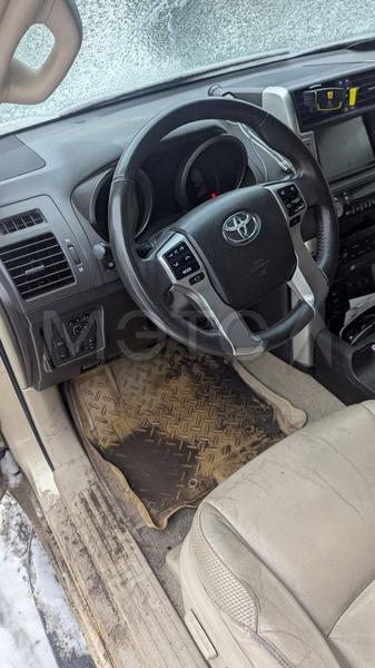 Toyota Land Cruiser Prado 2010, фото 5