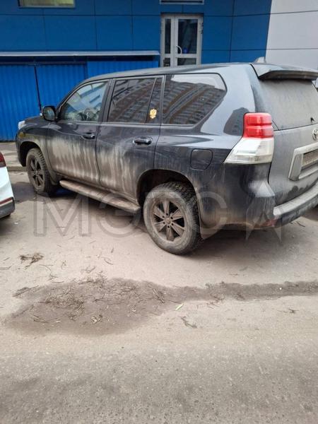 Toyota Land Cruiser Prado 2010, фото 2