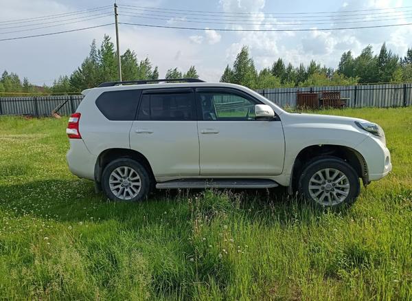 Toyota Land Cruiser 2017, фото 3