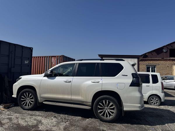Toyota Land Cruiser Prado 2021, фото 4