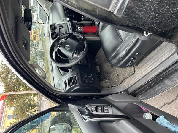 Toyota Land Cruiser Prado 2010, фото 6