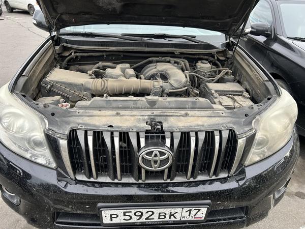 Toyota Land Cruiser Prado 2010, фото 9