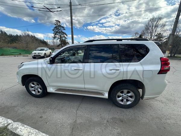 Toyota Land Cruiser Prado 2011, фото 4