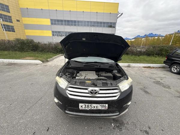 Toyota Highlander 2011, фото 2