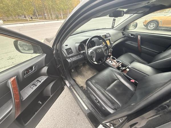 Toyota Highlander 2011, фото 6