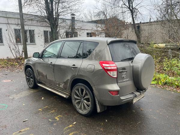 Toyota RAV4 2010, фото 3