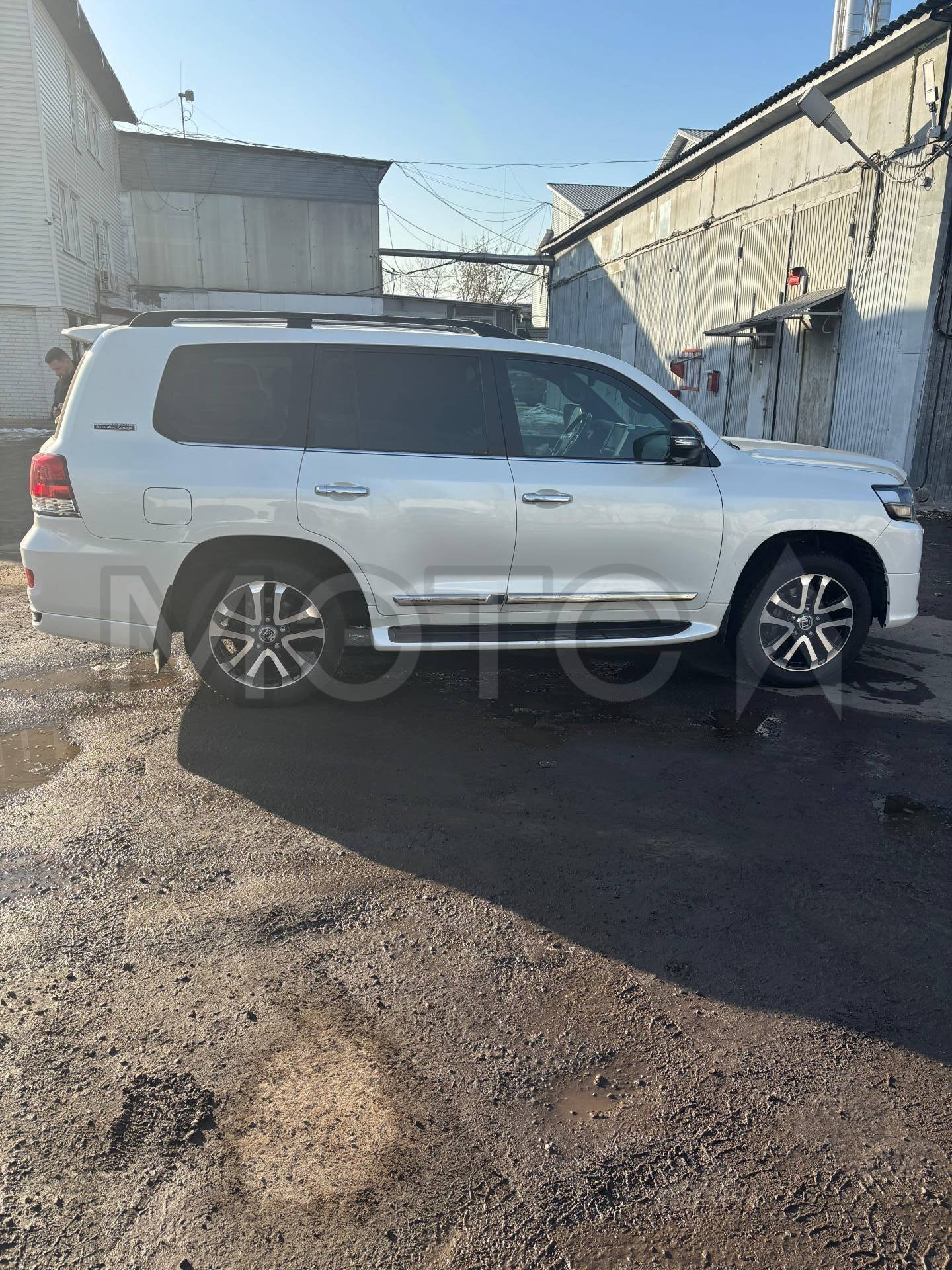 Toyota Land Cruiser