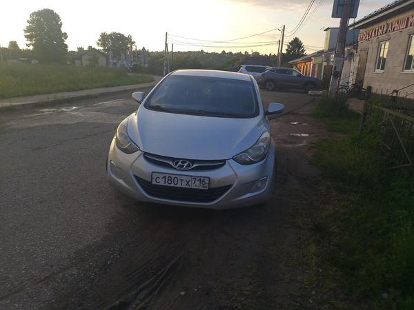 Hyundai Elantra 2011, фото 3