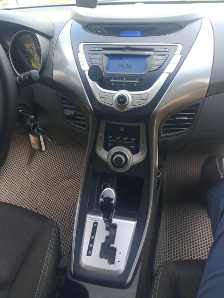 Hyundai Elantra 2011, фото 7