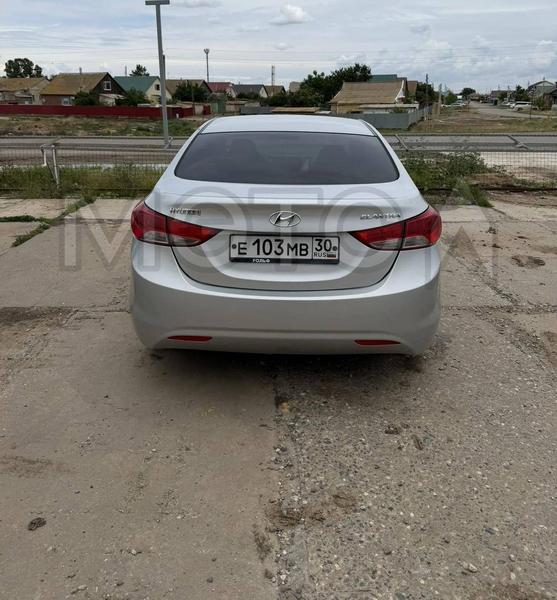 Hyundai Elantra 2012, фото 4