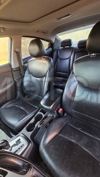 Hyundai Elantra 2011, фото 12