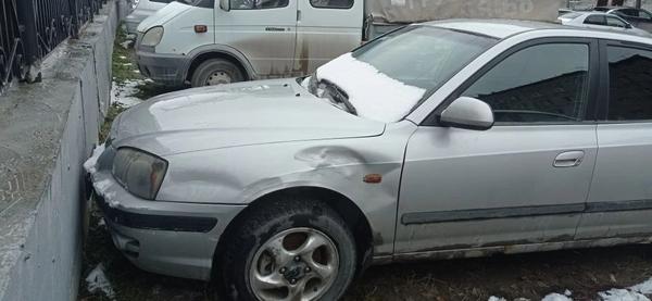 Hyundai Elantra 2004, фото 3