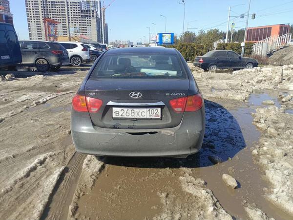 Hyundai Elantra 2010, фото 2