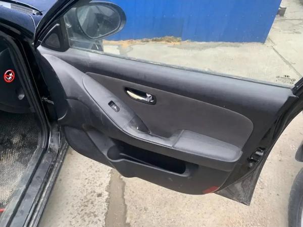 Hyundai Elantra 2010, фото 3