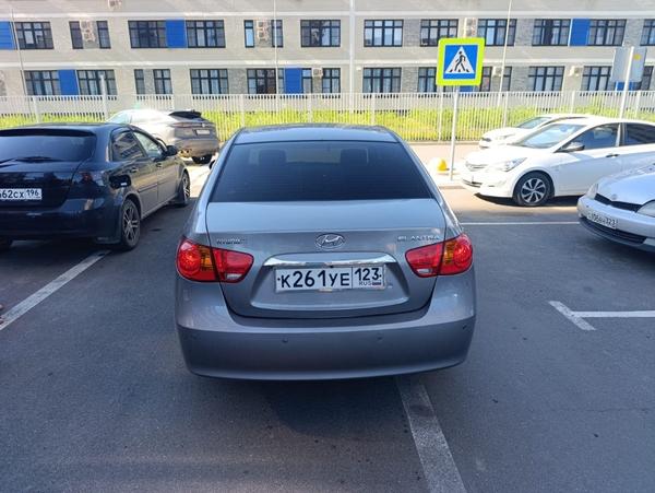 Hyundai Elantra 2011, фото 3