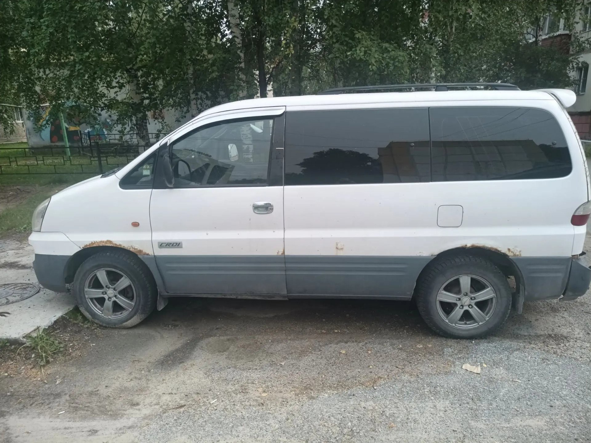 Hyundai Starex