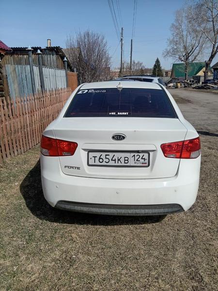 KIA Forte 2010, фото 2