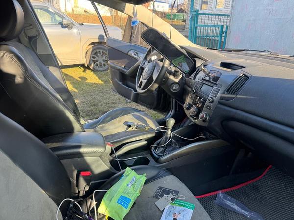 Kia Cerato 2010, фото 4