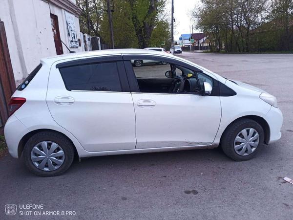 Toyota Vitz 2011, фото 2