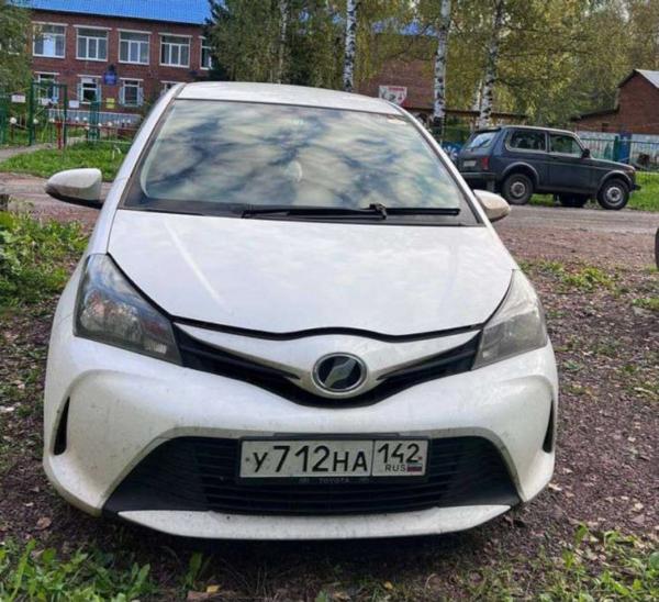 Toyota Vitz 2002, фото 4