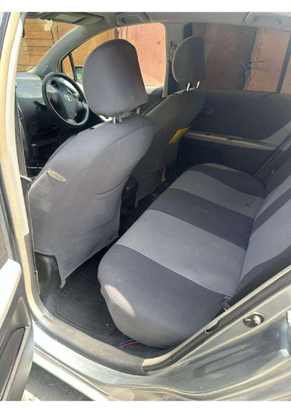 Toyota Vitz 2009, фото 9