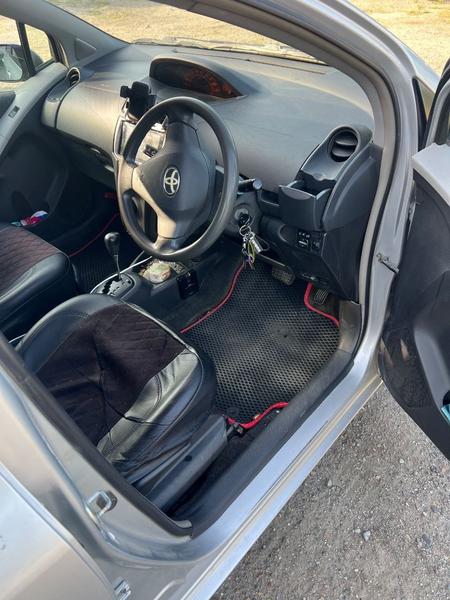 Toyota Vitz 2009, фото 2