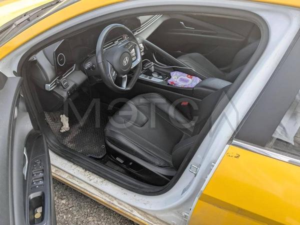 Hyundai Elantra 2023, фото 18